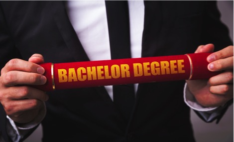 Does a Bachelor Degree Do Anything in 2021?