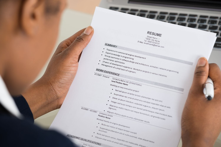 Job Hunting: Why You Need an Outstanding Resume
