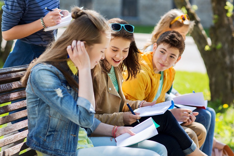 Rogers Youth Grants 2025 for Canadian Community Organizations (up to $25,000)