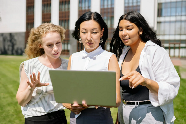 Tara’s Circle 2026 for Women Entrepreneurs (up to €20,000)